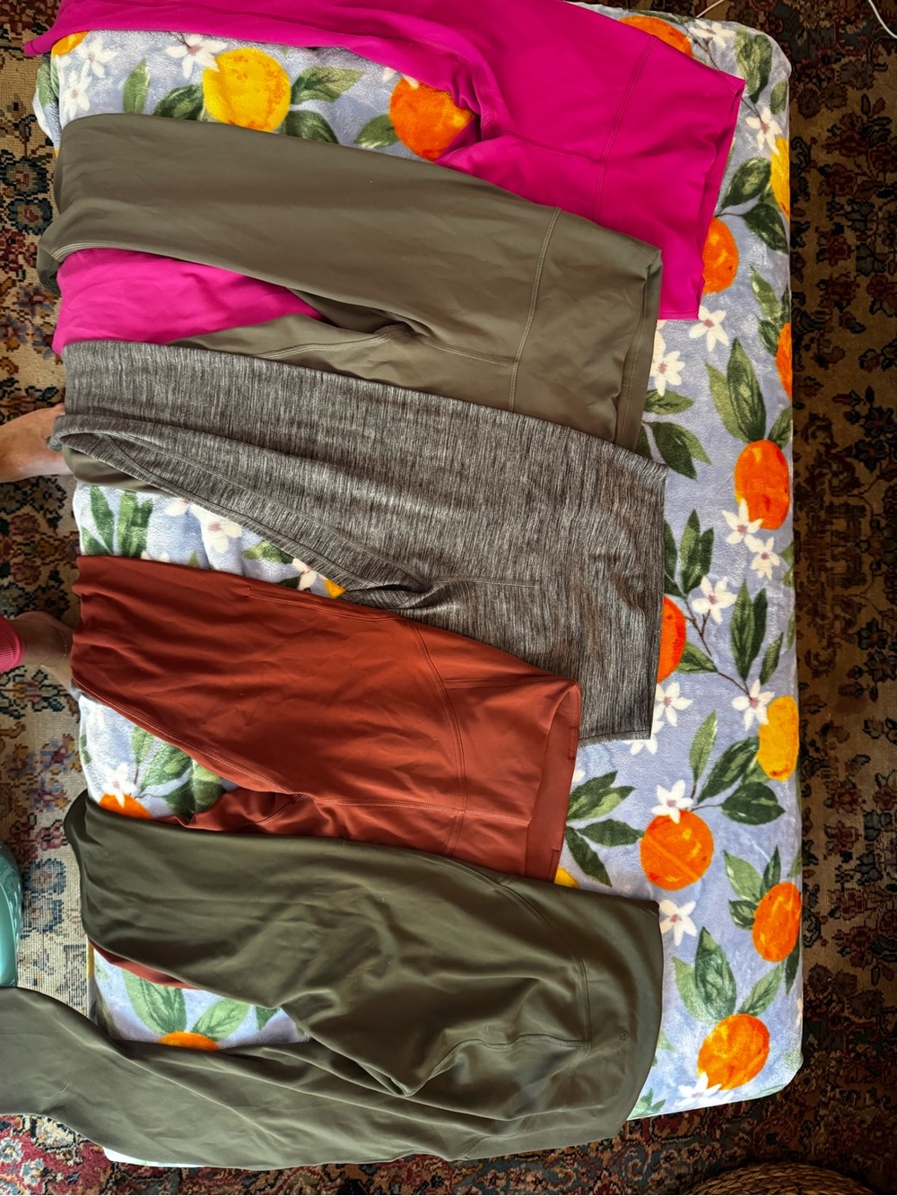 lululemon athletica Legging Bundle in Olive, Magenta, Gray, Rust, Dark Olive - Picture 2 of 2